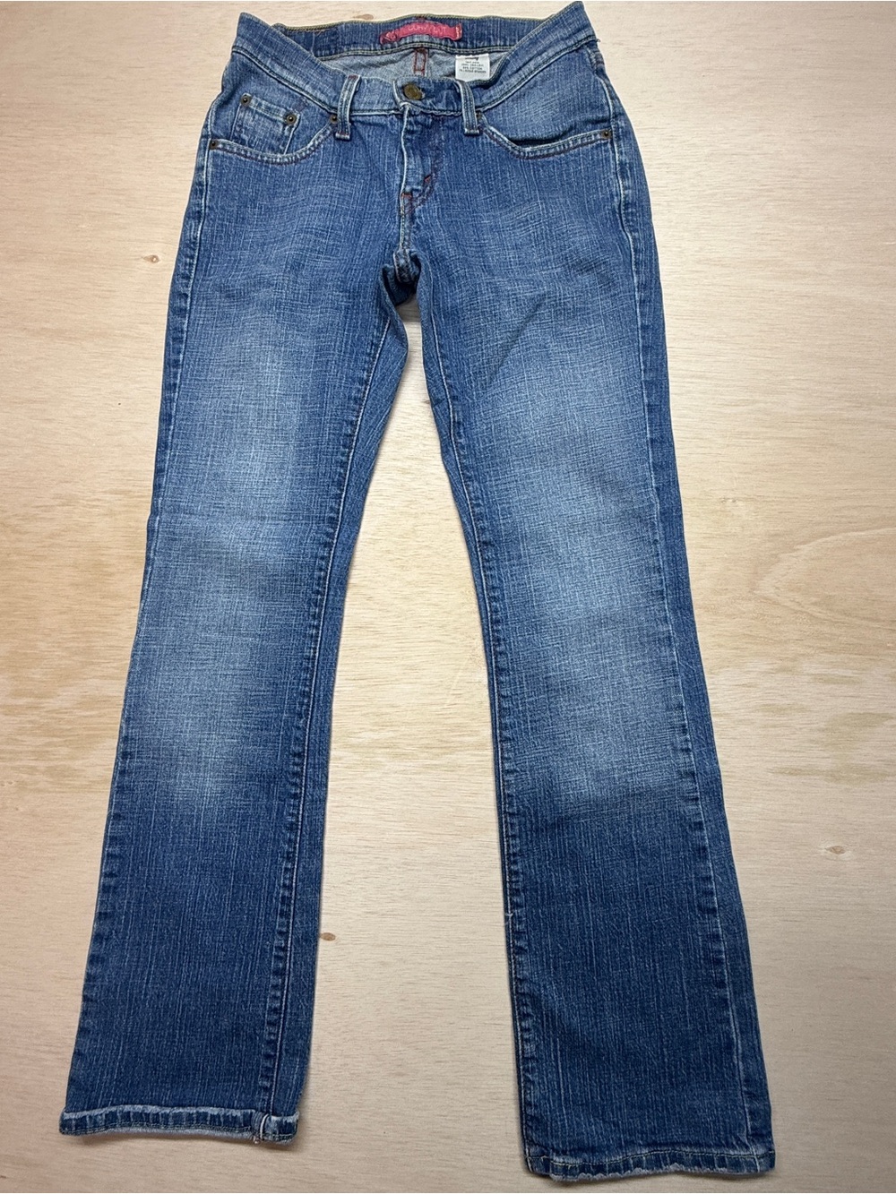 Levi's Curvy Cut Women's Jeans Size 5M Medium Wash Blue Denim Stretch Low Rise